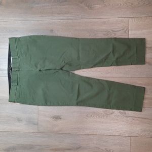 Banana Republic Sloan sage green cropped pants, size 4 Petite